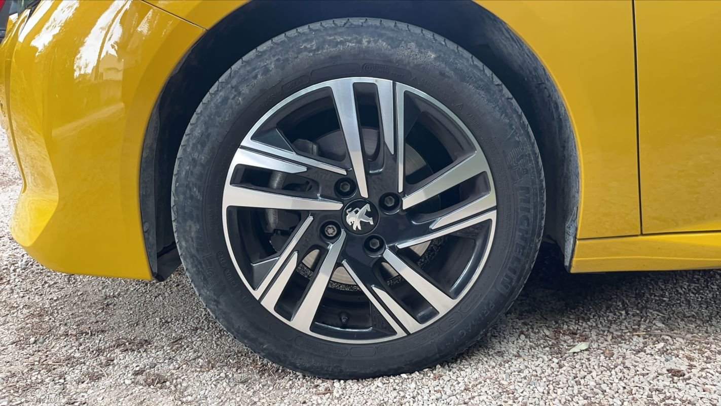 Peugeot 208 - Photo 18