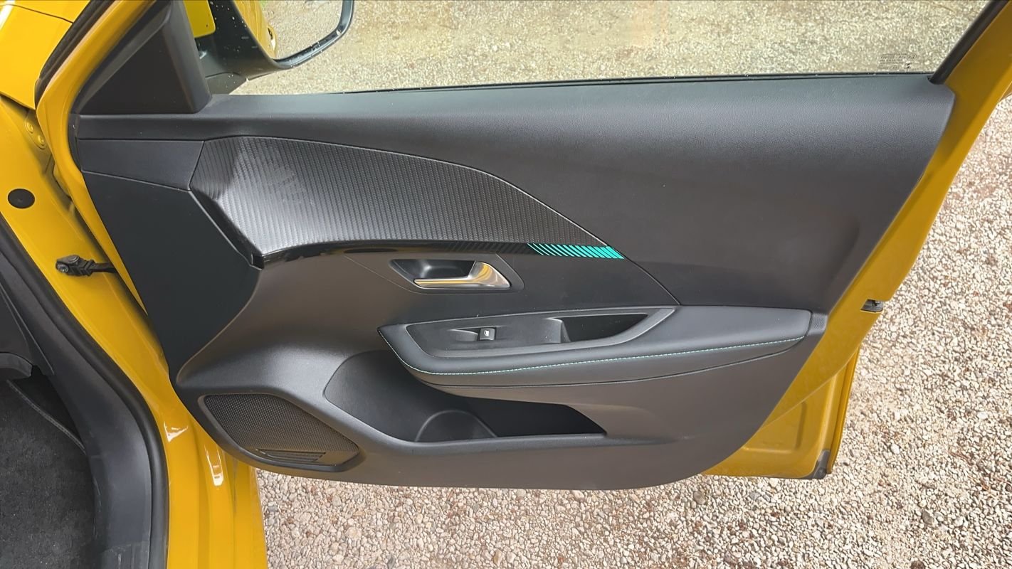 Peugeot 208 - Photo 24