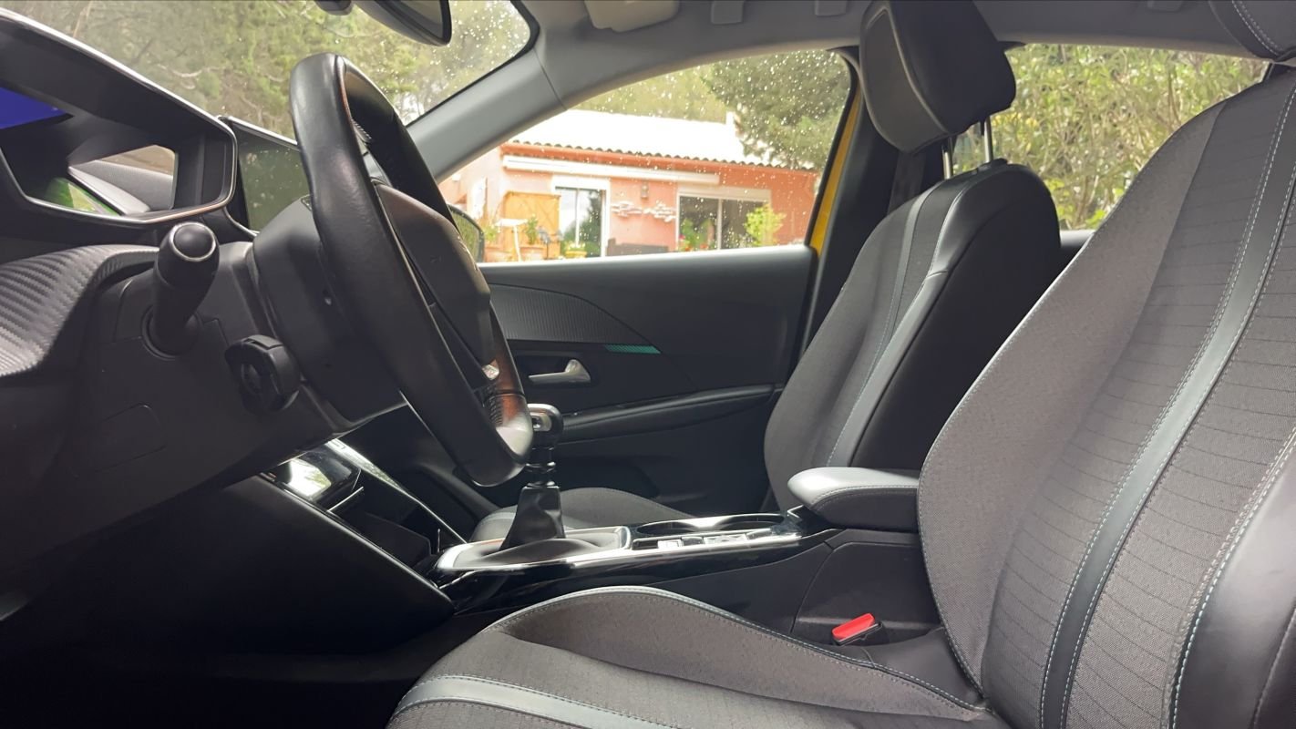 Peugeot 208 - Photo 27