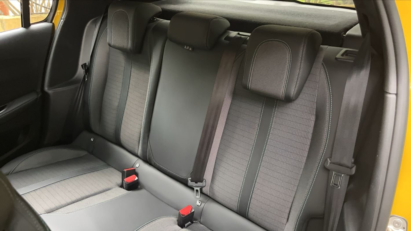 Peugeot 208 - Photo 9