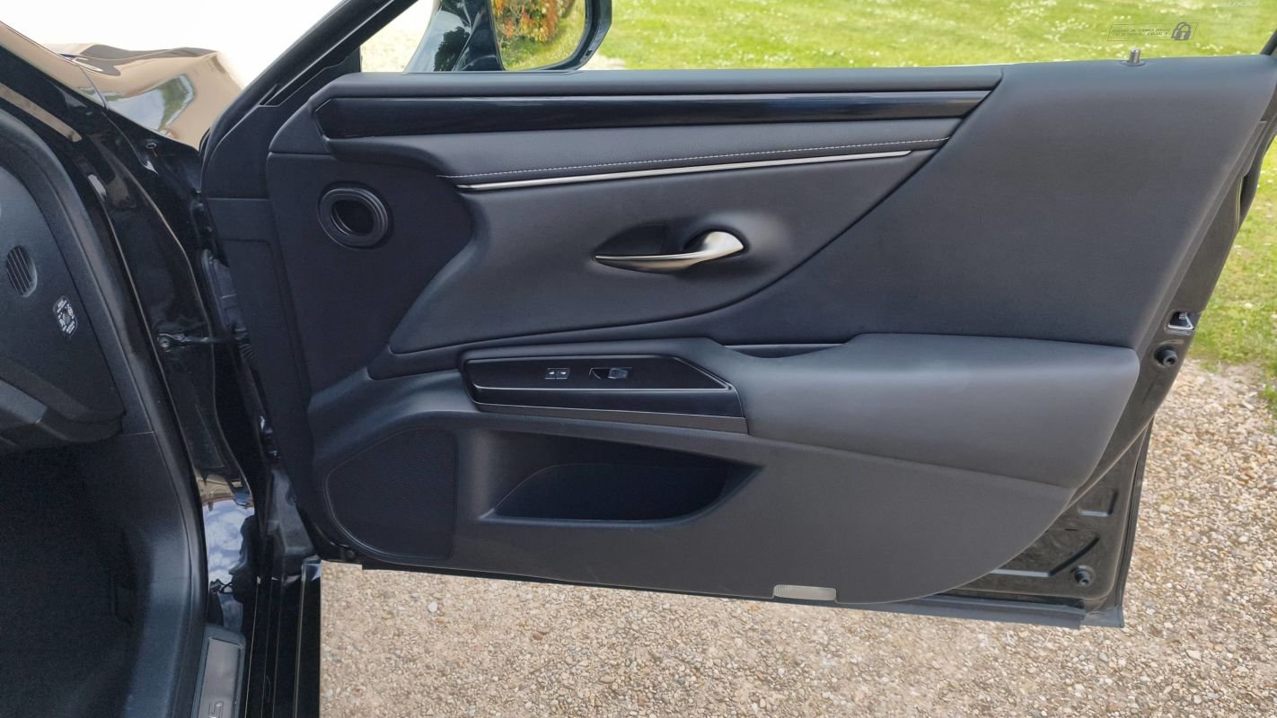 Lexus ES - Photo 24
