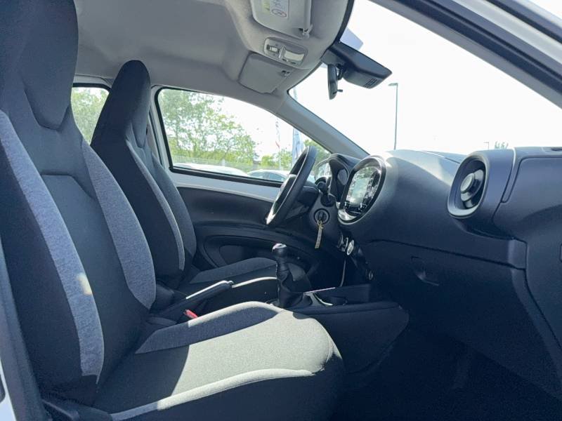 Toyota aygo x - Photo 12