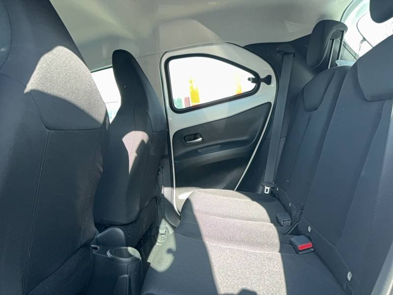 Toyota aygo x - Photo 13