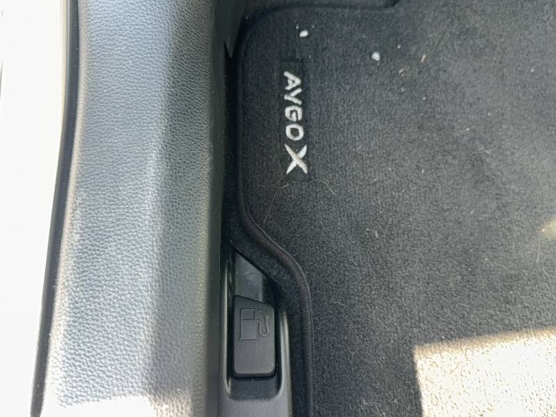 Toyota aygo x - Photo 21