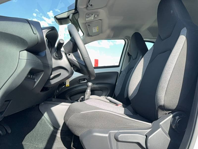 Toyota aygo x - Photo 10