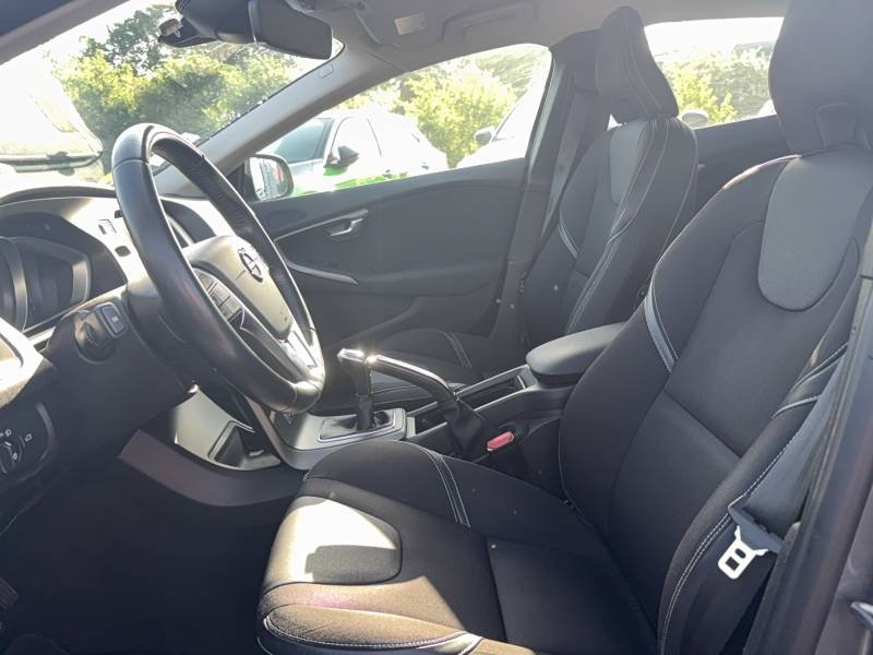 Volvo V40 - Photo 13