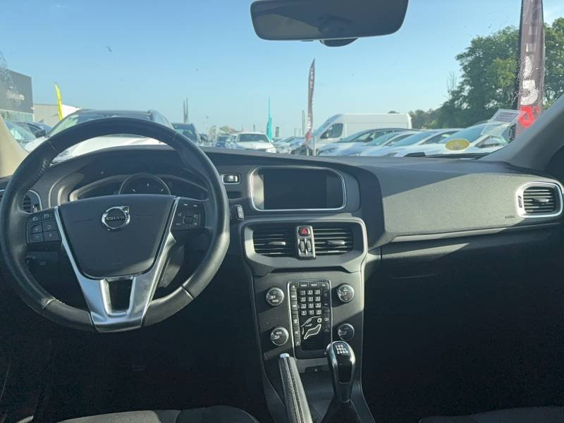 Volvo V40 - Photo 15