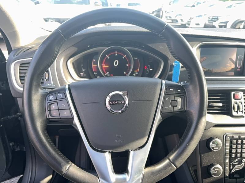 Volvo V40 - Photo 16