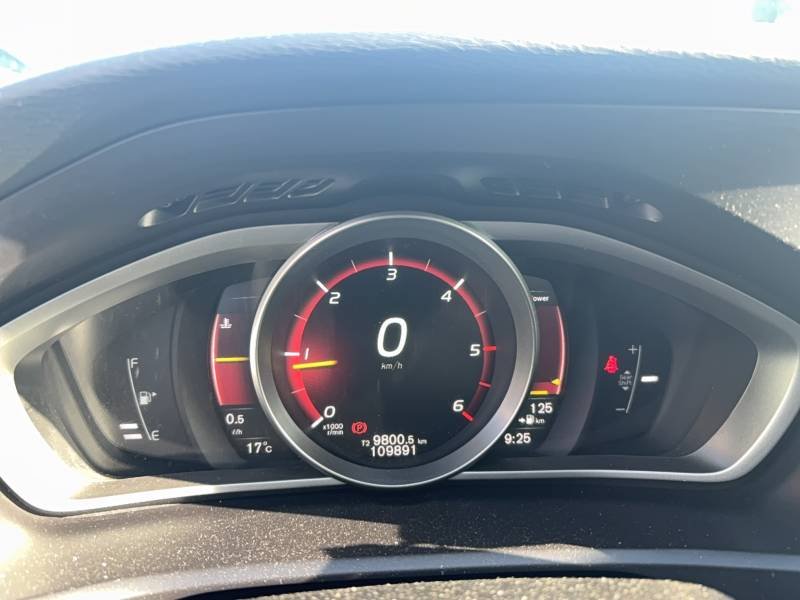 Volvo V40 - Photo 17