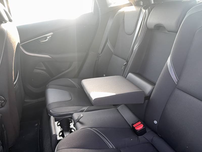 Volvo V40 - Photo 33