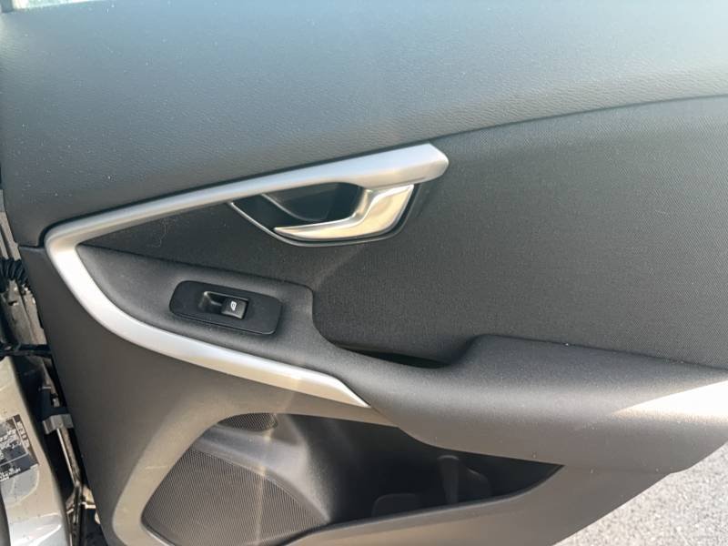 Volvo V40 - Photo 35