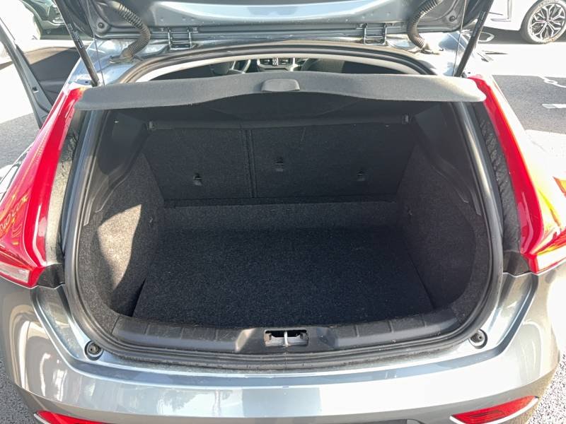 Volvo V40 - Photo 36