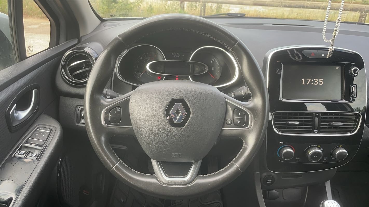 Renault Clio - Photo 24
