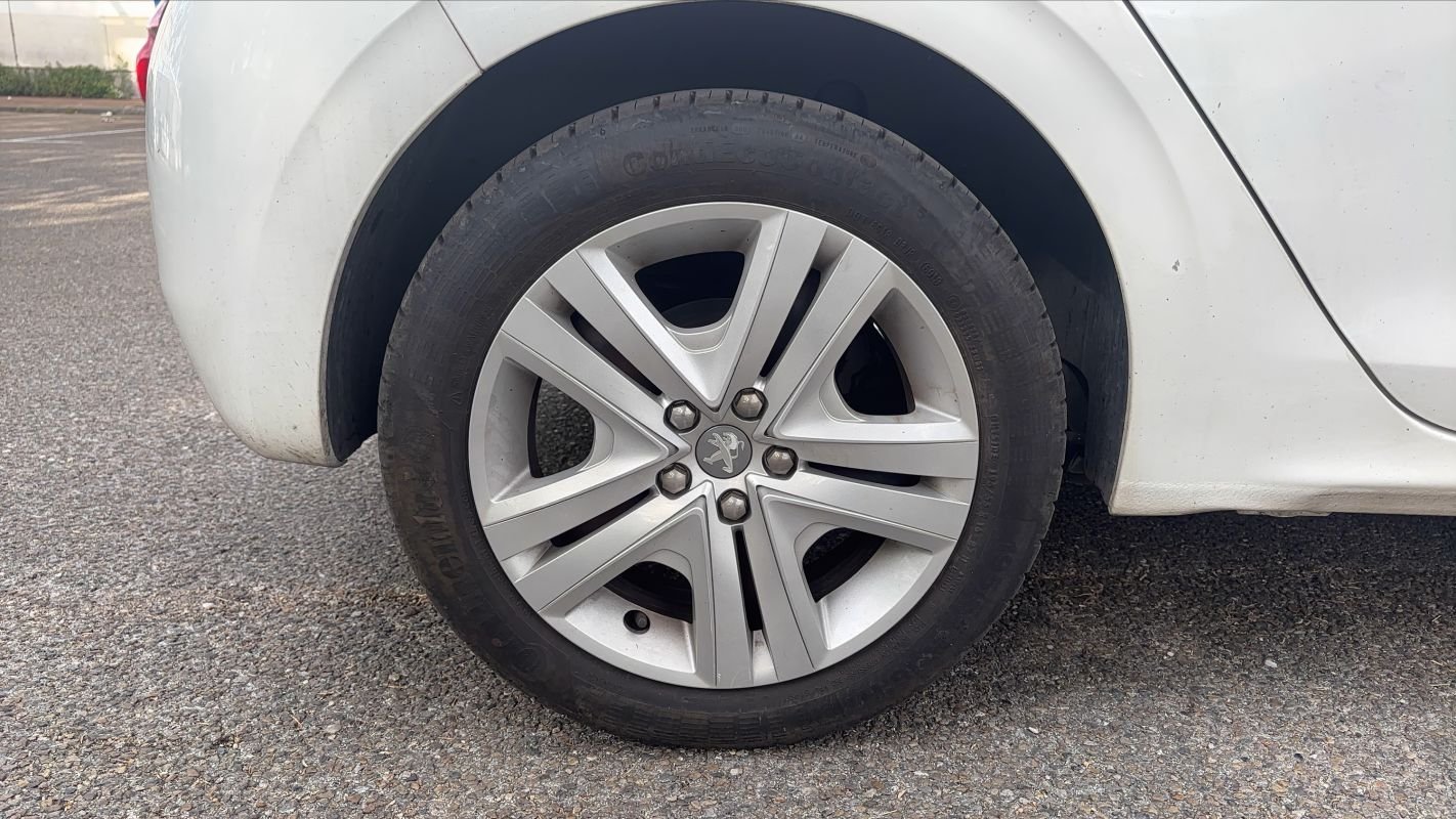 Peugeot 208 - Photo 16