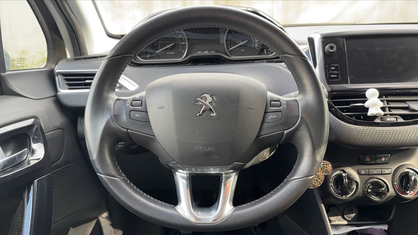 Peugeot 208 - Photo 23