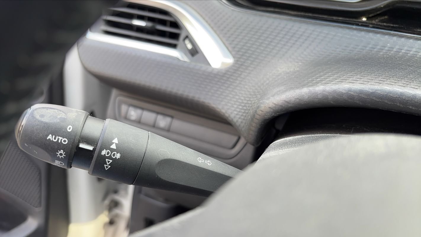 Peugeot 208 - Photo 25