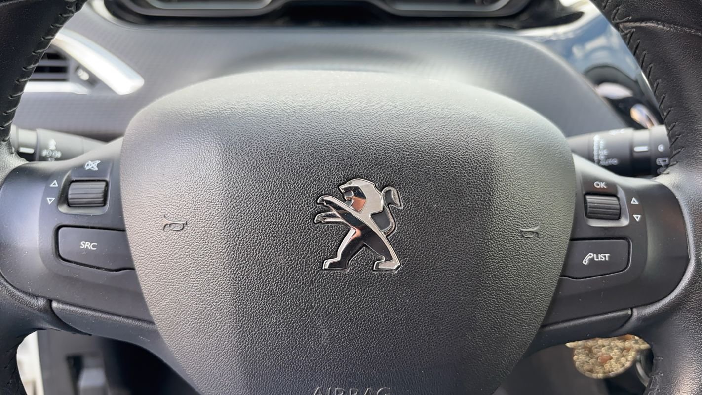 Peugeot 208 - Photo 28