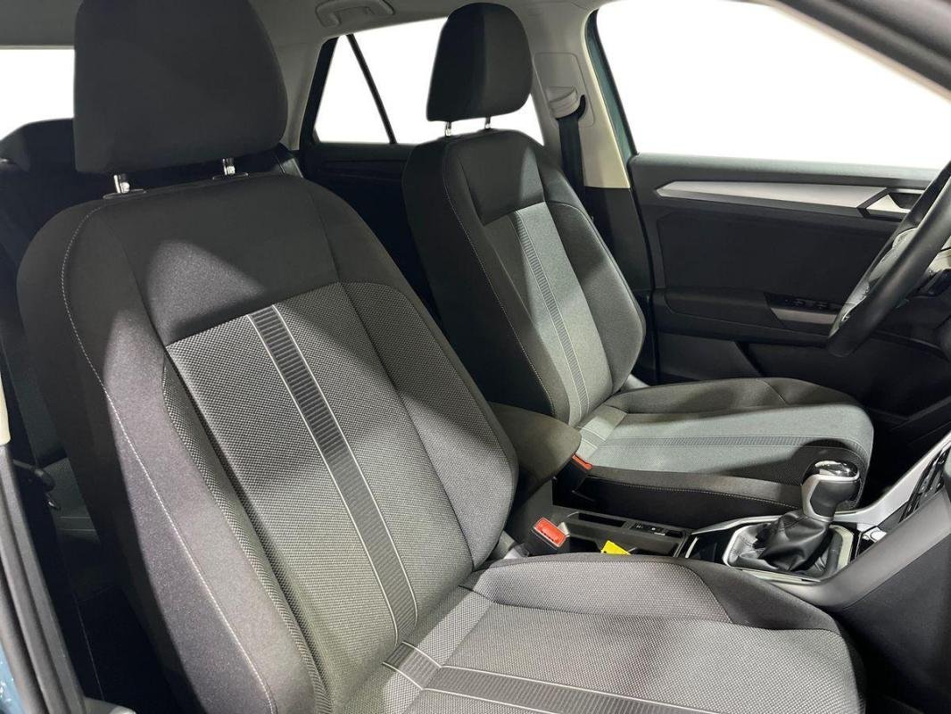 Volkswagen T-Roc - Photo 13