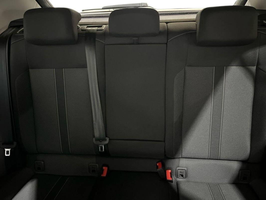 Volkswagen T-Roc - Photo 22
