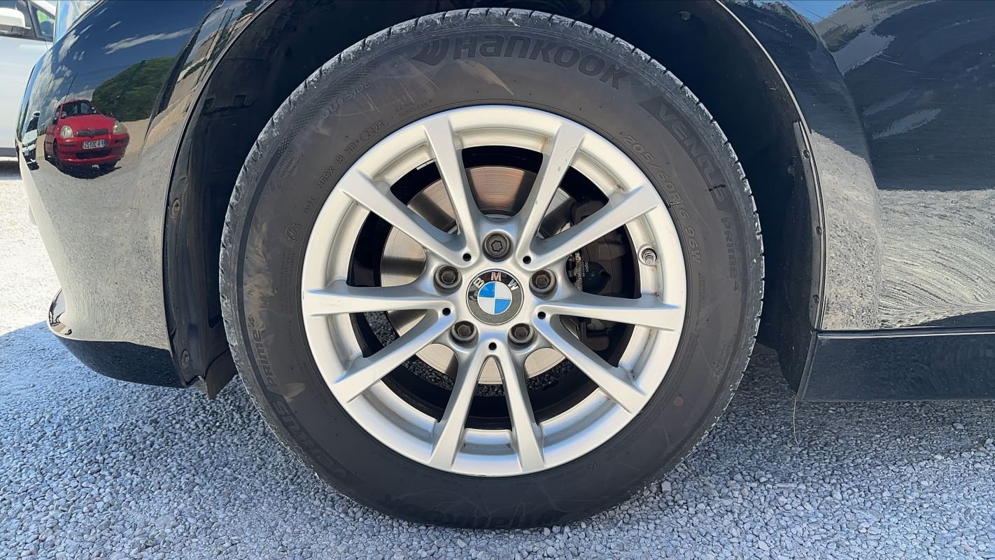 BMW Série 3 - Photo 18