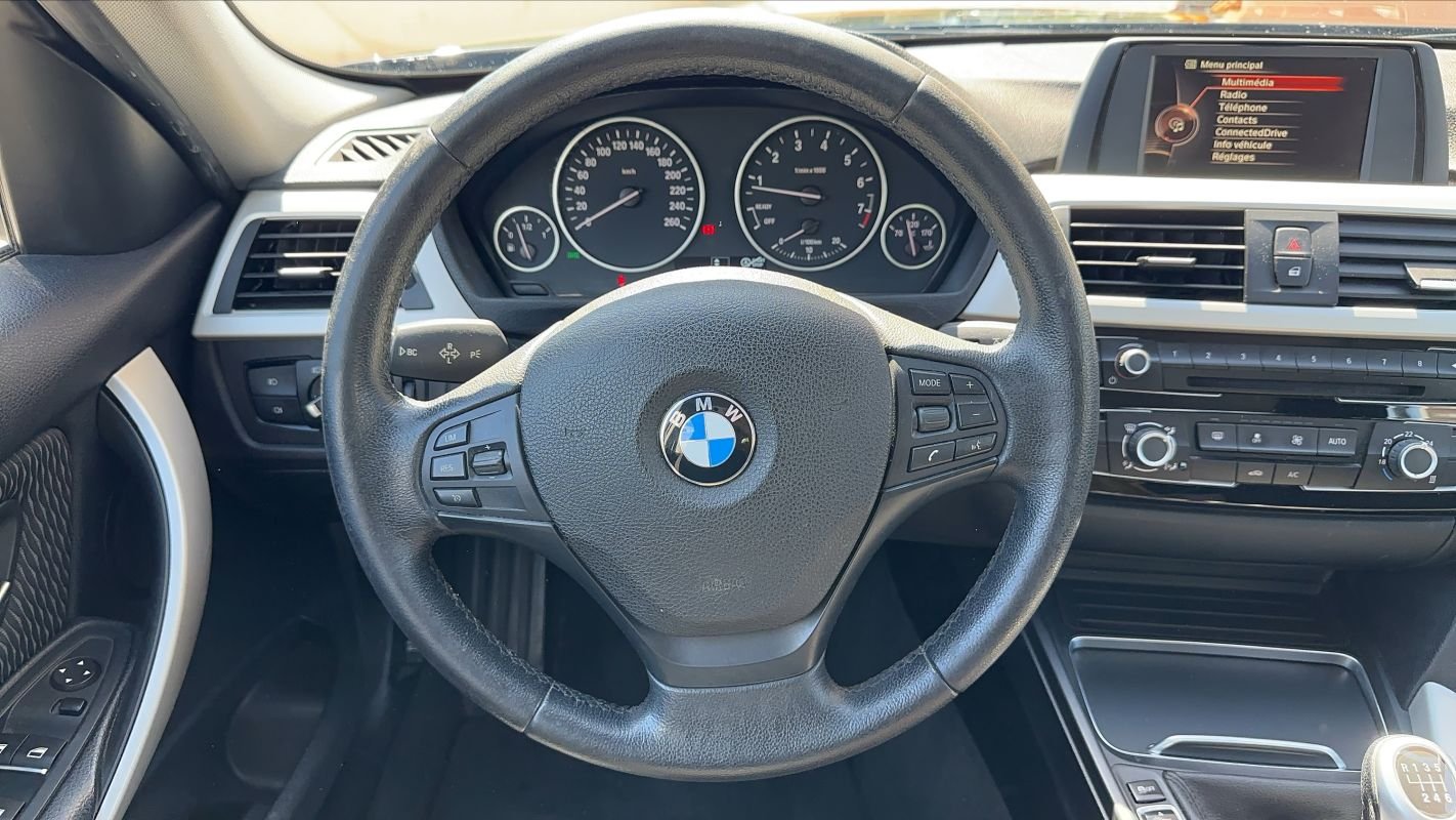 BMW Série 3 - Photo 22
