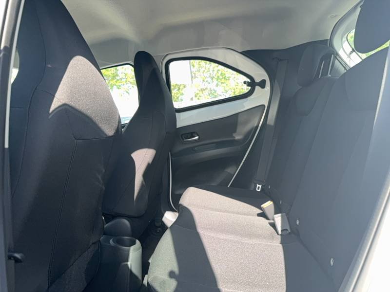 Toyota aygo x - Photo 13