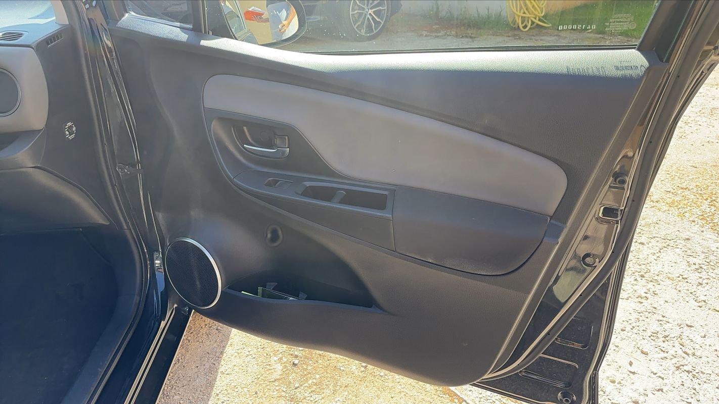 Toyota Yaris - Photo 24