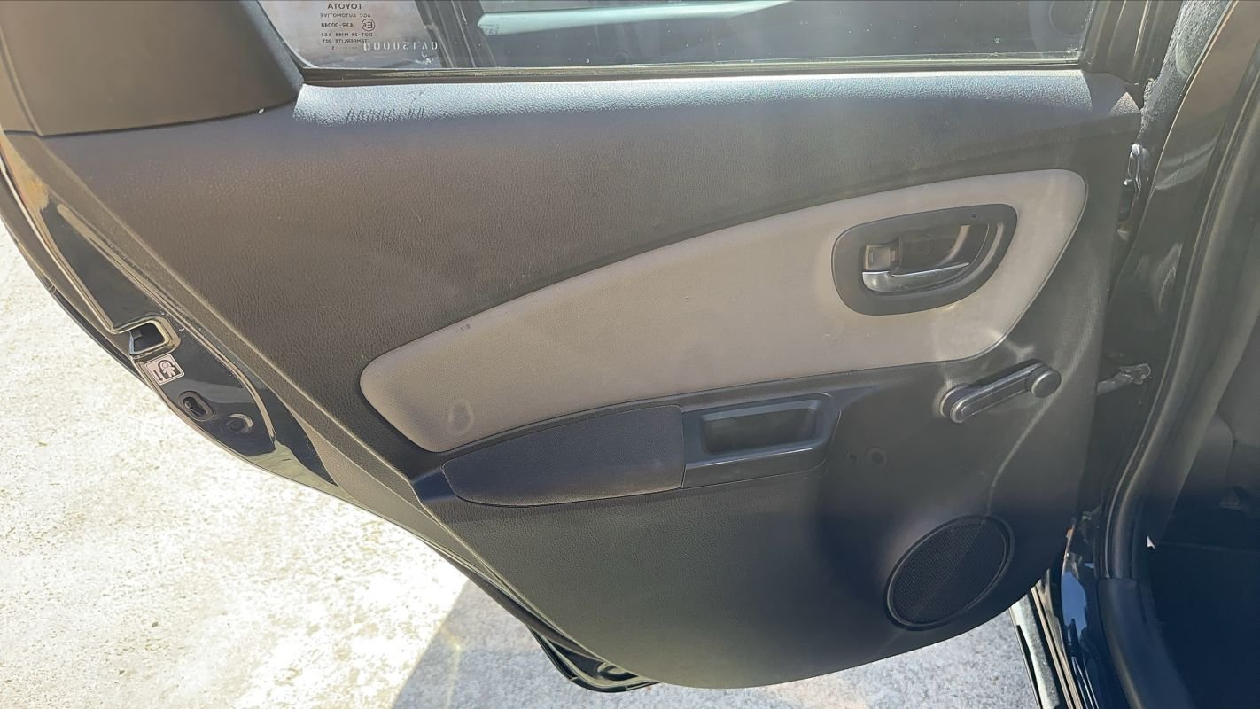 Toyota Yaris - Photo 28
