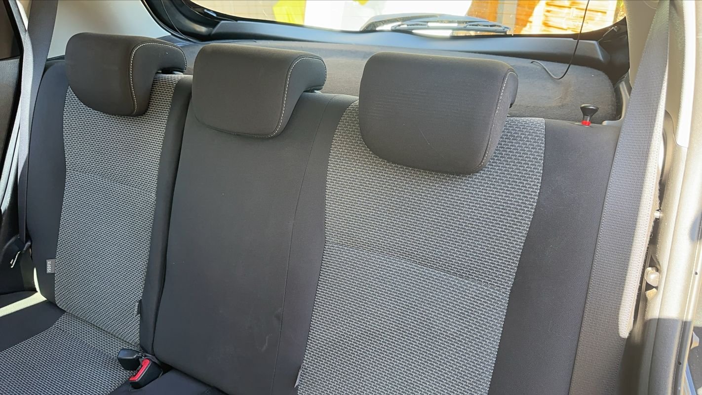 Toyota Yaris - Photo 9