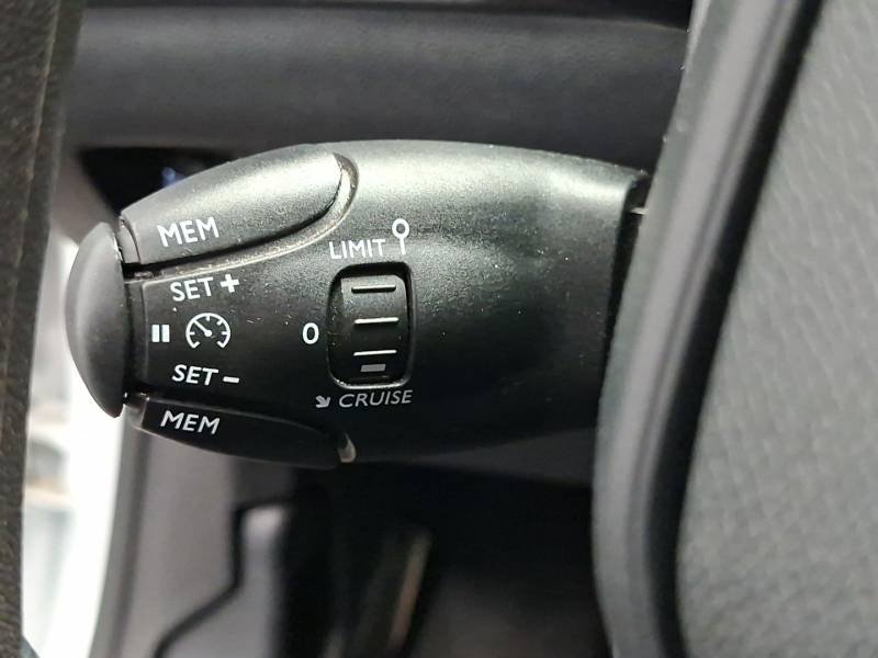 Peugeot 208 affaire - Photo 22