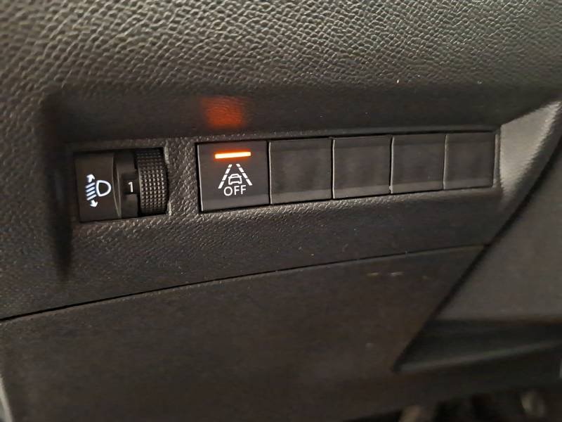 Peugeot 208 affaire - Photo 23