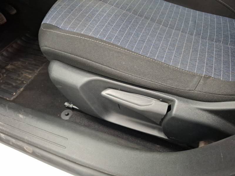 Peugeot 208 affaire - Photo 29