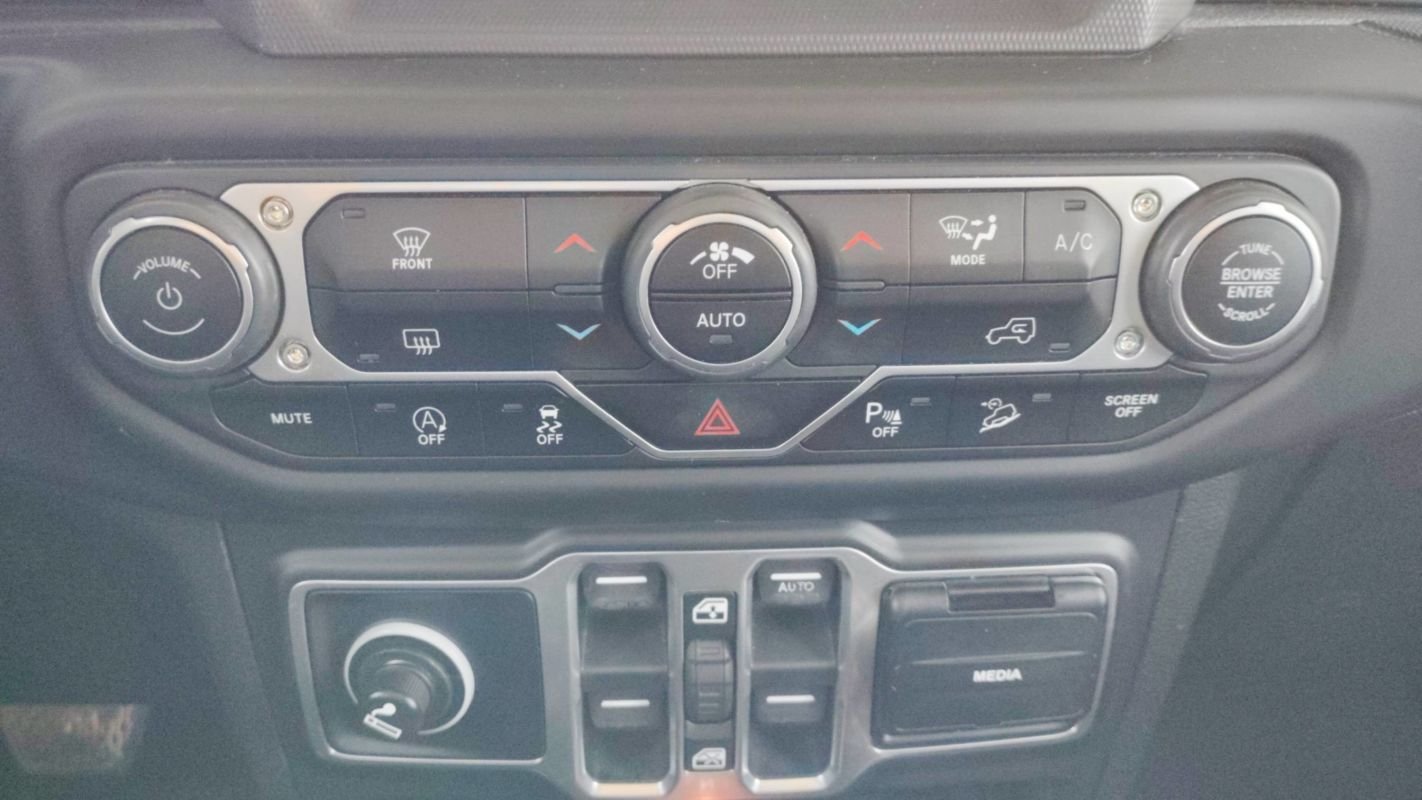 Jeep Wrangler - Photo 13