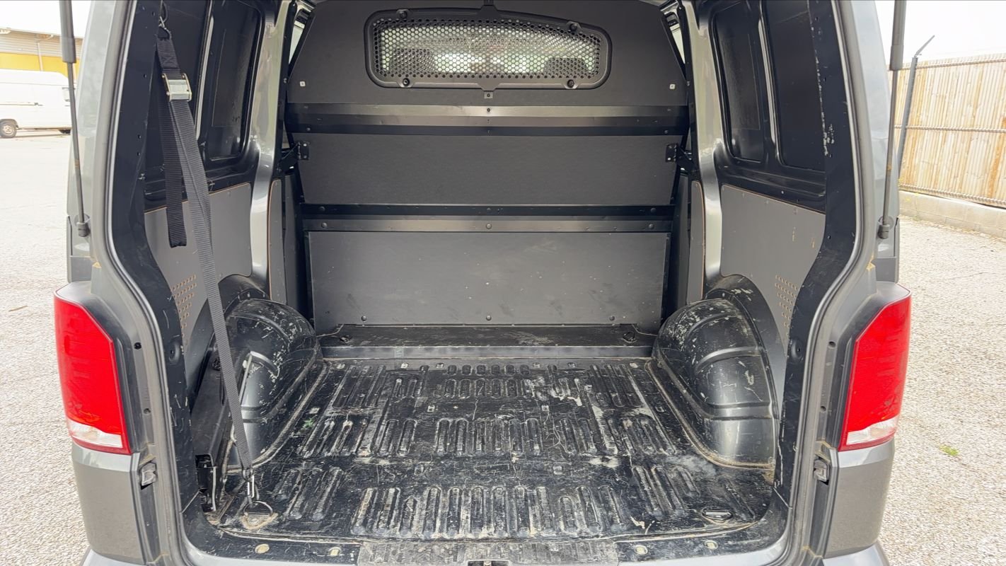 Volkswagen Transporter - Photo 14