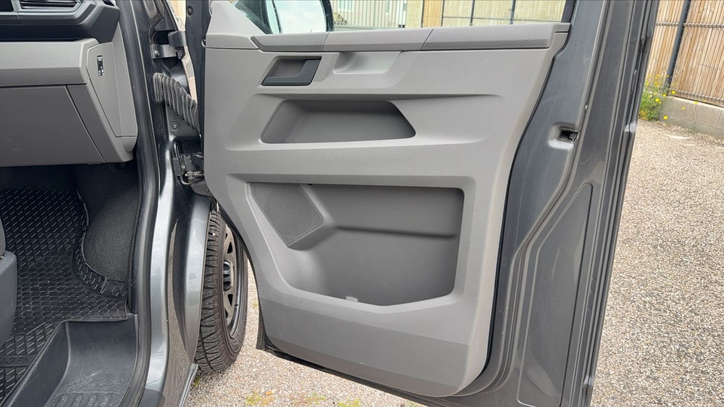 Volkswagen Transporter - Photo 23