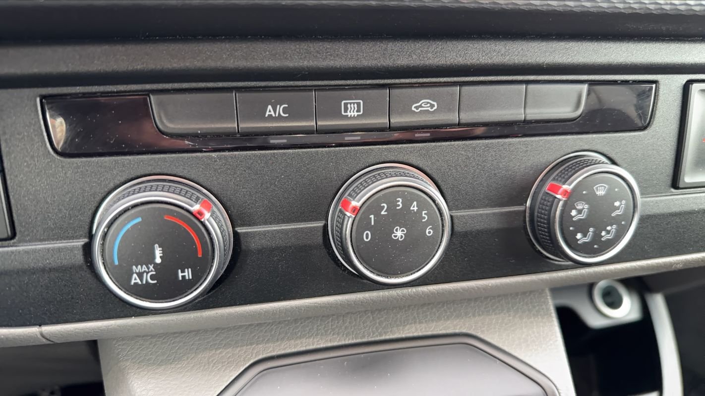 Volkswagen Transporter - Photo 27