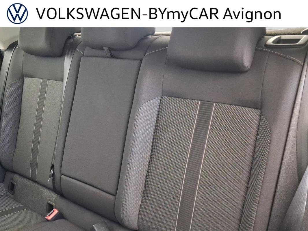 Volkswagen T-Roc - Photo 24
