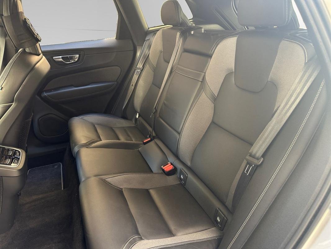 Volvo XC60 - Photo 20