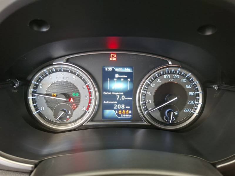 Suzuki Vitara - Photo 18