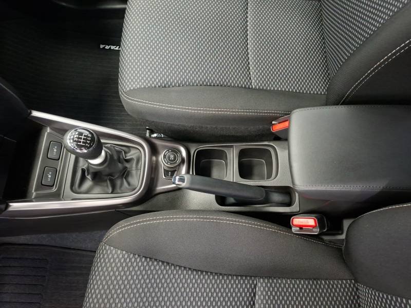 Suzuki Vitara - Photo 19