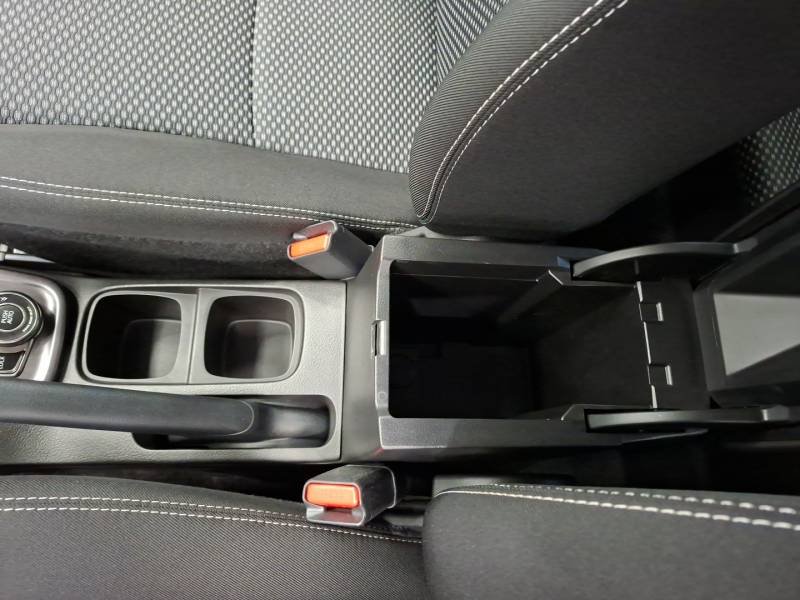 Suzuki Vitara - Photo 21