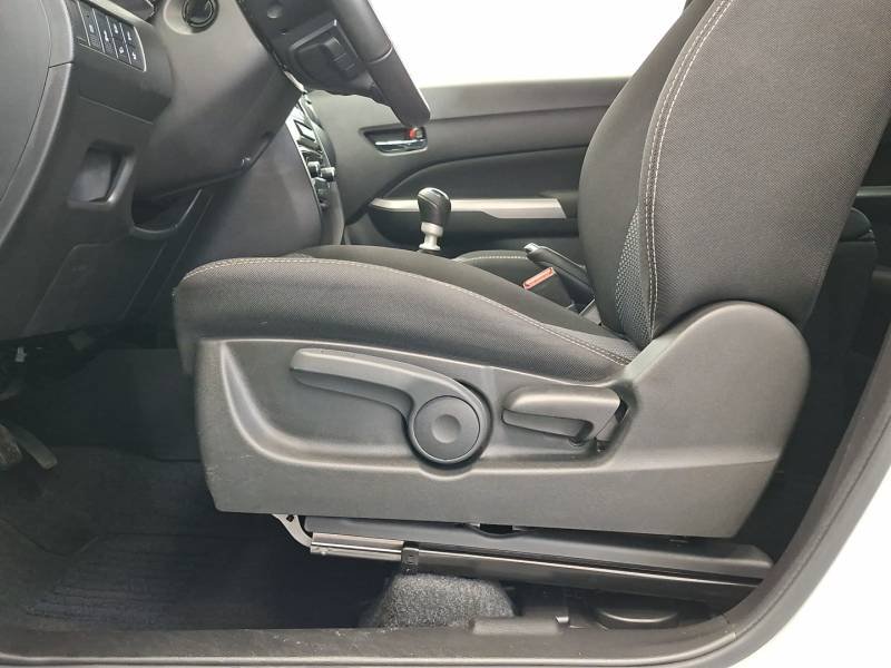 Suzuki Vitara - Photo 26
