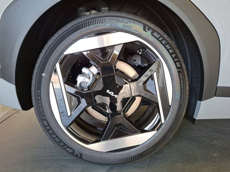 Kia EV4 - Photo 13