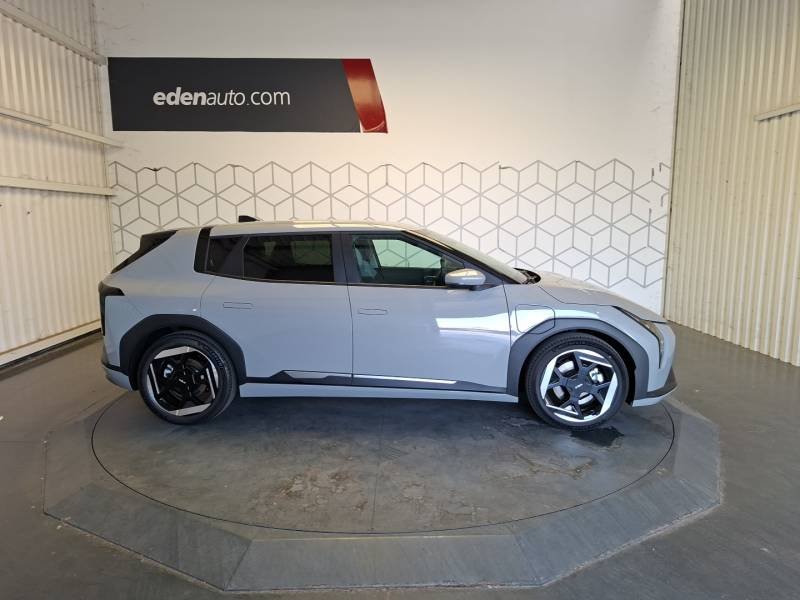 Kia EV4 - Photo 14