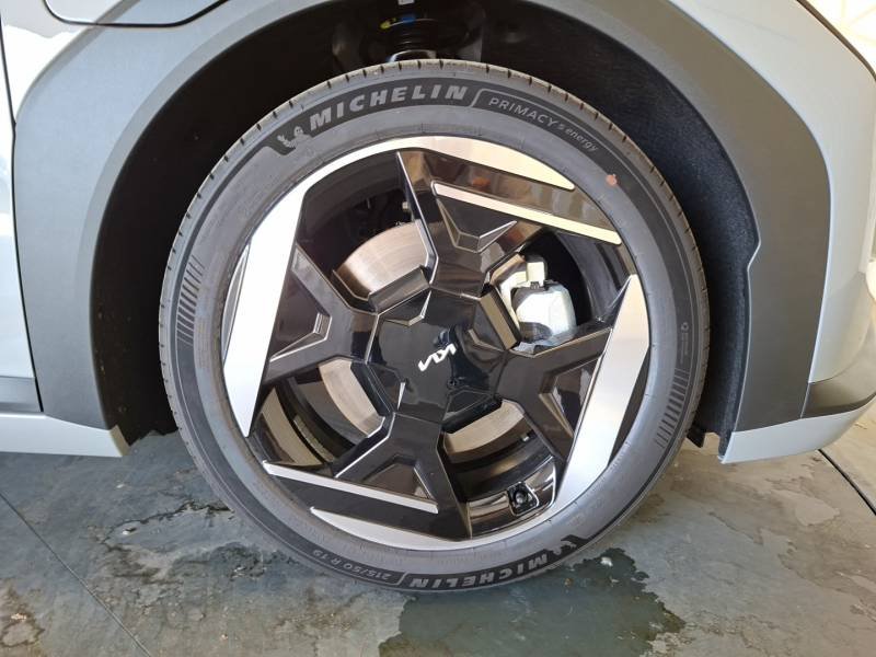Kia EV4 - Photo 15