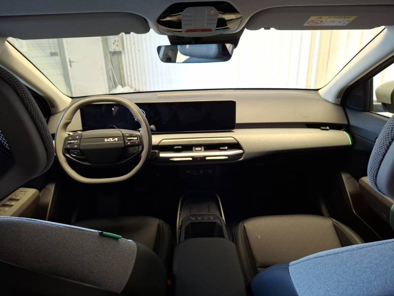 Kia EV4 - Photo 8