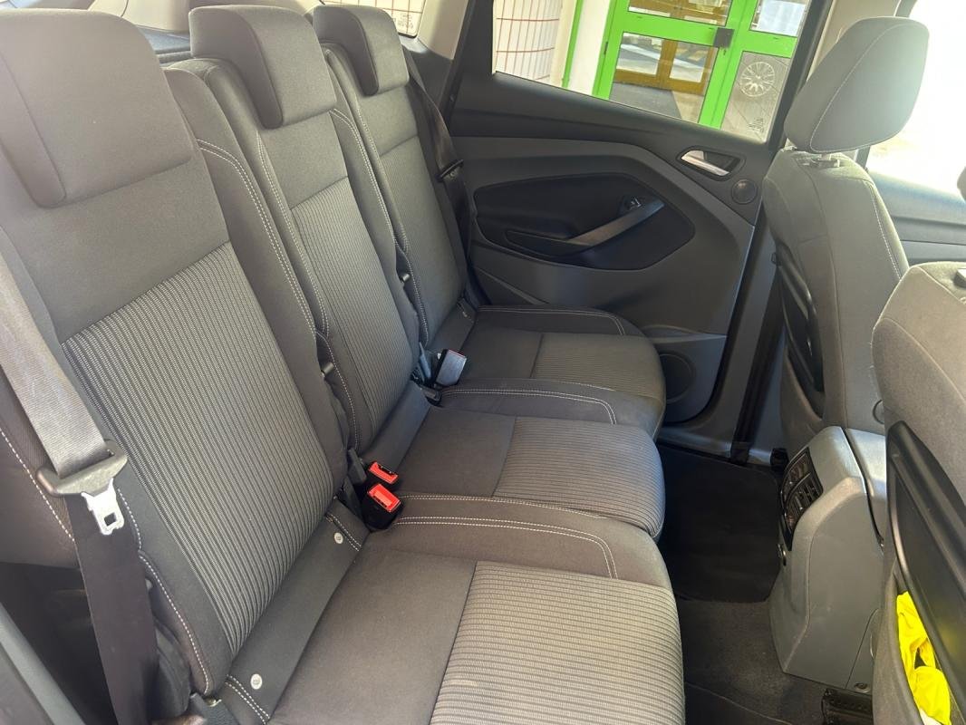 Ford C-Max - Photo 16