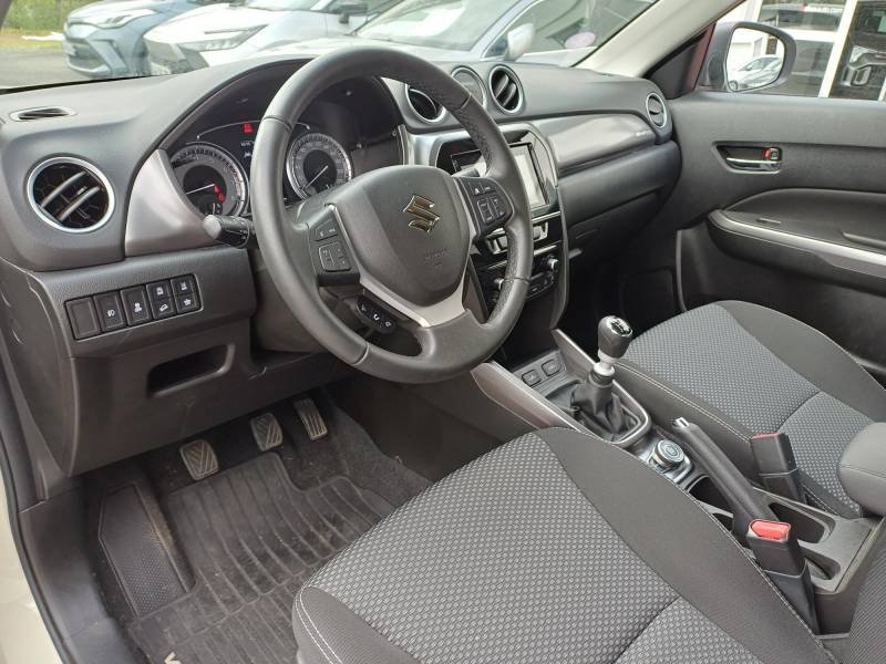 Suzuki Vitara - Photo 18