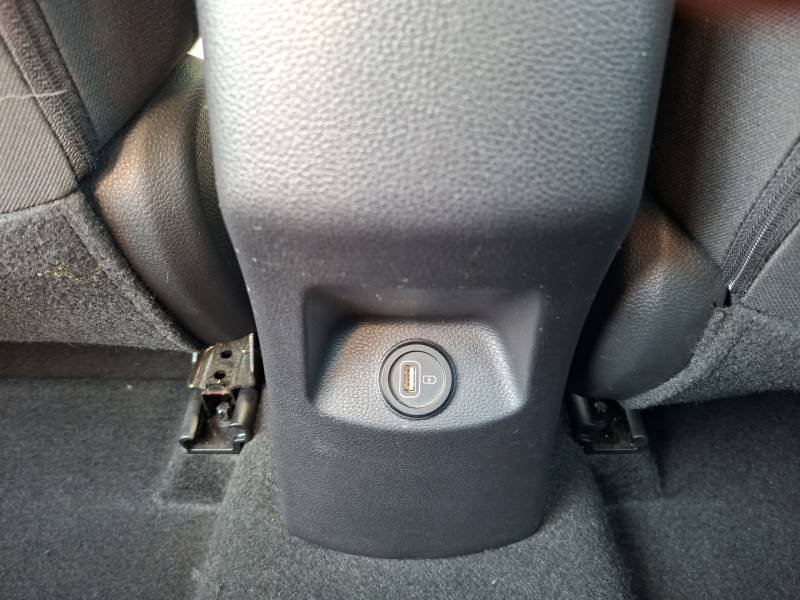 Kia Stonic - Photo 23