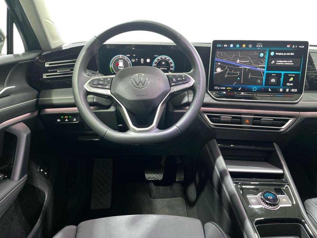 Volkswagen Tiguan - Photo 24